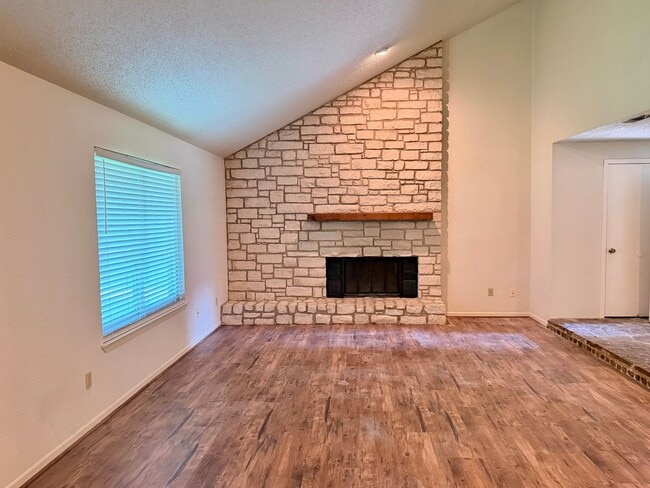 Photo - 108 Stone Canyon Ct