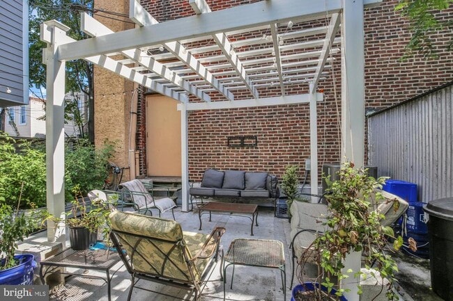 Building Photo - 2512 E Lehigh Ave Unit LL Rental