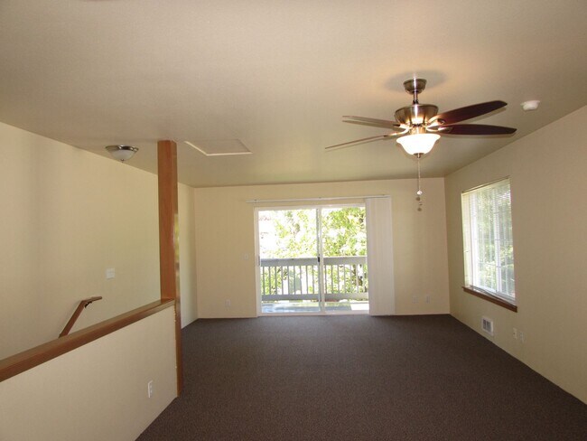 Photo - 2831-2833 Woburn St Unidad 2833