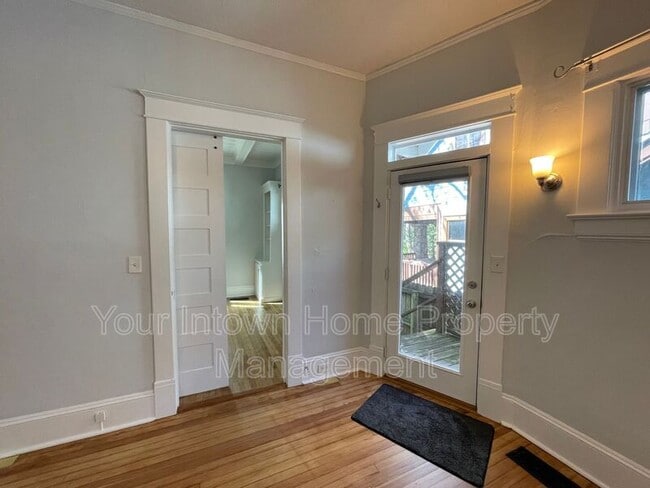 Photo - 766 St Charles Ave NE Unidad 2