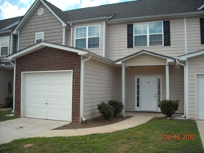 Charming townhome community! - Charming townhome community!