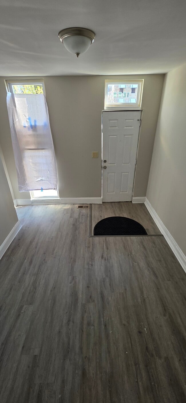 Photo - 1828 W Lombard St