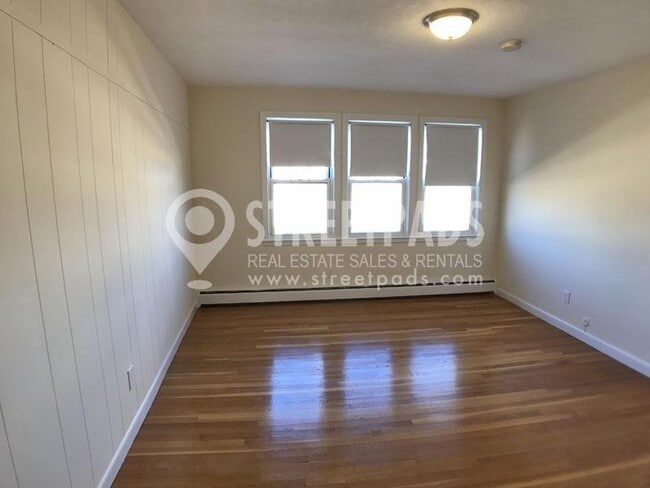 Building Photo - 1 bedroom in Boston MA 02135 Rental