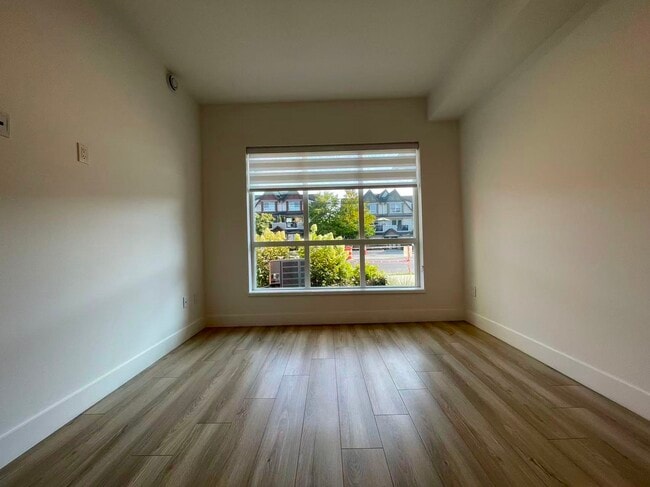 Photo - 18855-18872 72 Ave