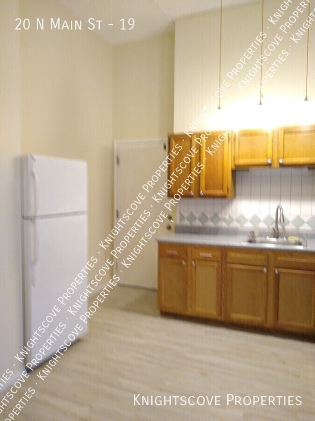 Photo - 20 N Main St Unidad 19