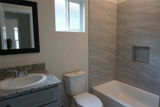 Photo - 10088 Calendar St