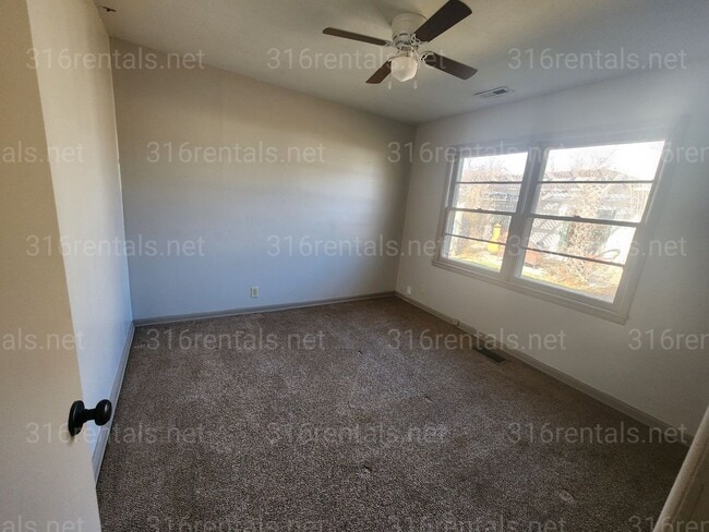 Photo - $1195 - 3 bedroom / 1 bathroom - Single Family Home
