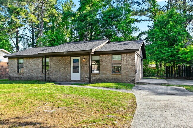 Photo - 260 Dorchester Manor Blvd