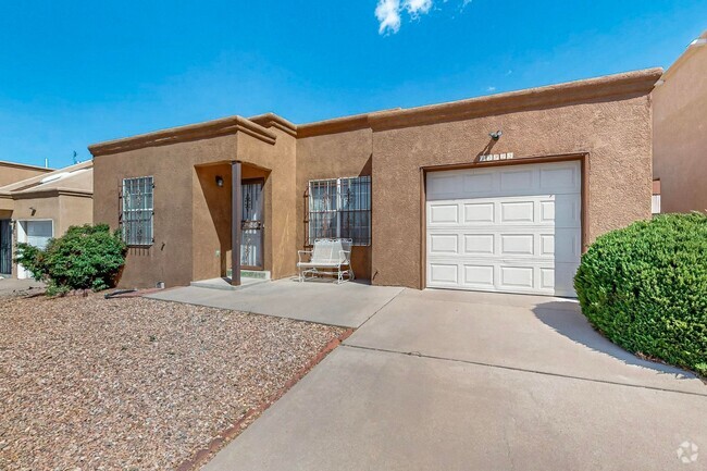 Building Photo - NE Townhouse 3/bd 1.75/ba 1/cg