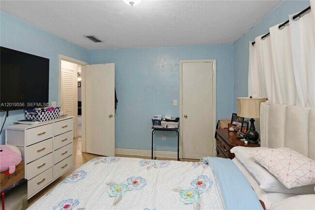 1275 W 35th St Unit 45B