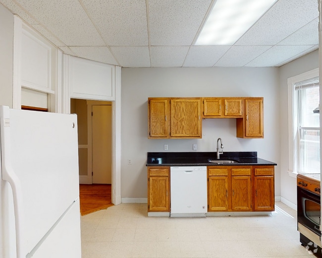 Building Photo - 13 Pleasant St Unit #1 Rental