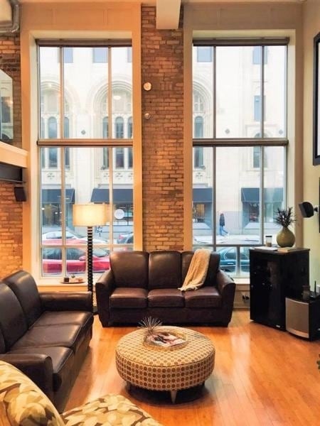 Photo - 65 Monroe Center St NE