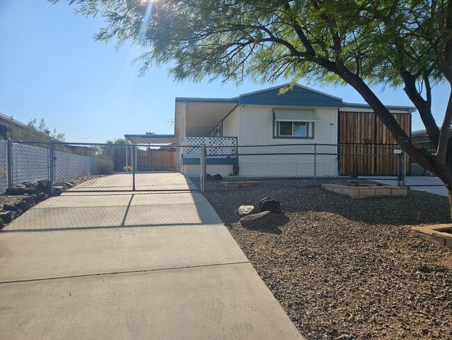 Building Photo - 2 bed/2 bath Manufactured Home in Desirabl...