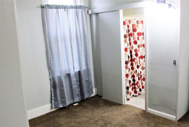 Photo - 316 3rd Ave W
