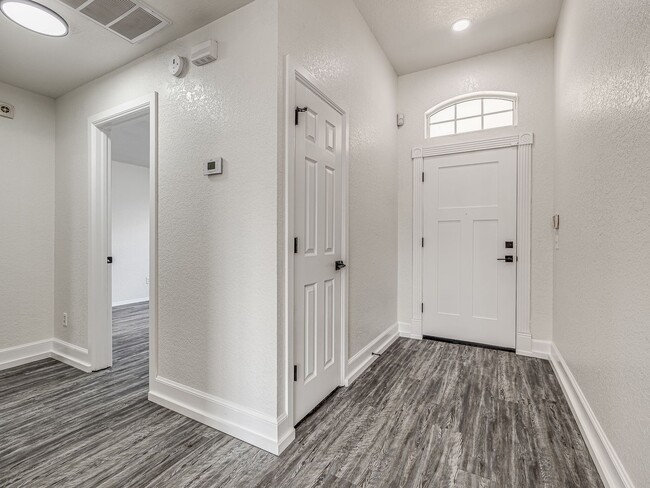 Photo - Newly remodeled home in Yukon!