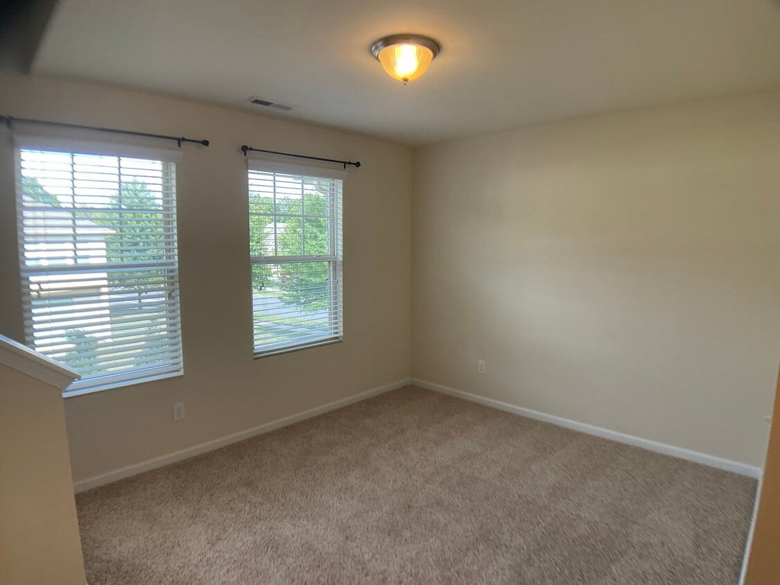 Spacious 2 bed, 2.5 bath with Loft in Thom... - Spacious 2 bed, 2.5 bath with Loft in Thom...