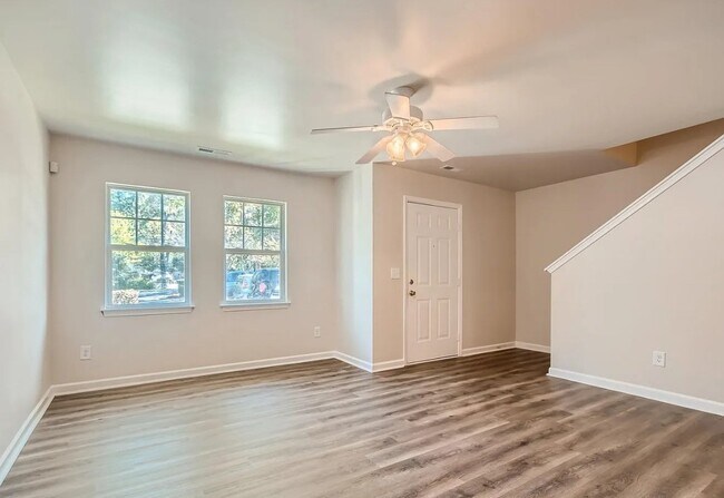 Photo - 307 Drury Dr