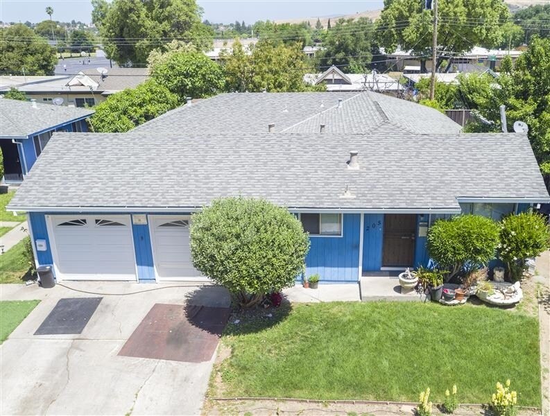 Photo - 217-219 Roundtable Dr