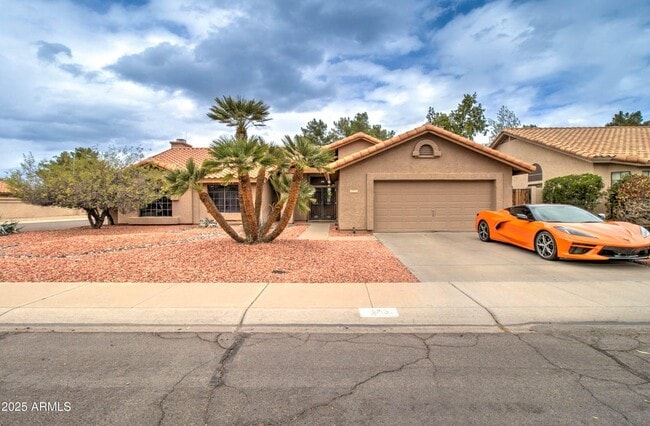 Photo - 372 W Larona Ln Casa