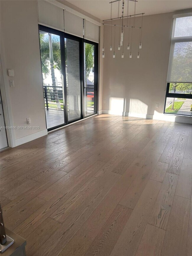 Photo - 8231 NW 48th St