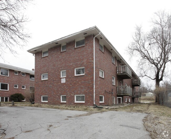 Silverado Apartments - Silverado Apartments