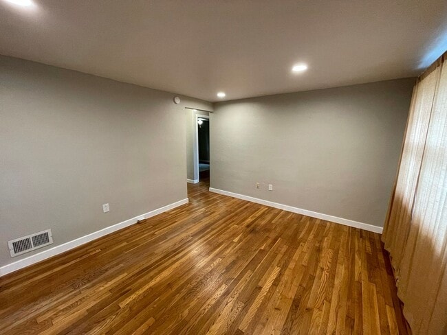 Photo - 157 Merritt Ave