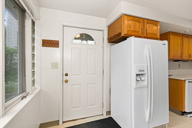 Photo - 1107 E 2nd St Unit 1109