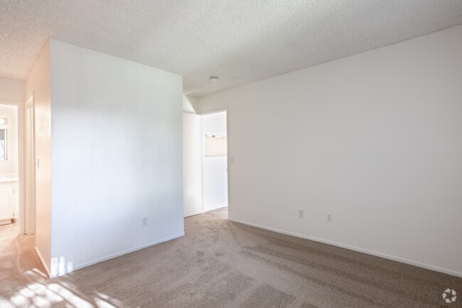 2BR, 2BA - Camelot