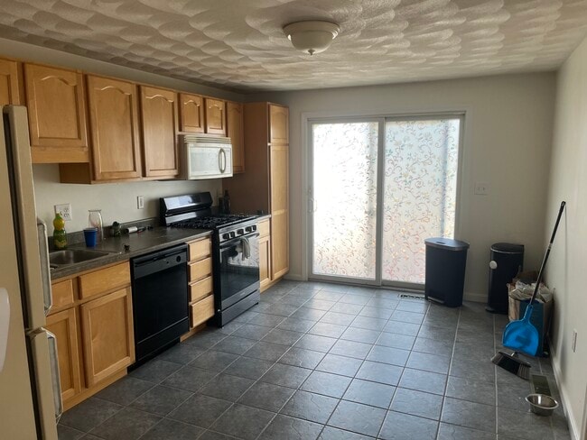 Photo - 1066 Main St Unidad A