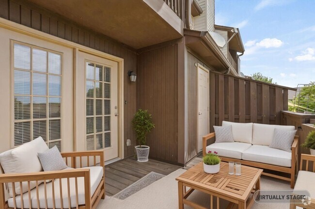 Building Photo - Spacious 2BR Condo in Simpsonville