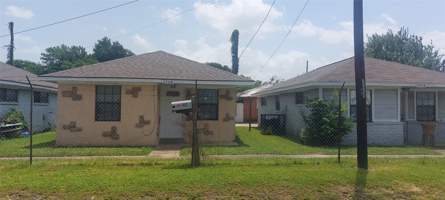 Photo - 2908 Wipprecht St
