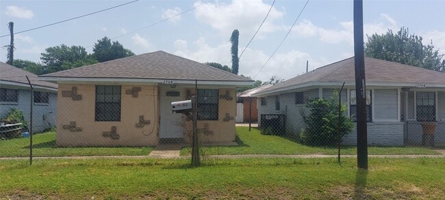 Building Photo - 2908 Wipprecht St
