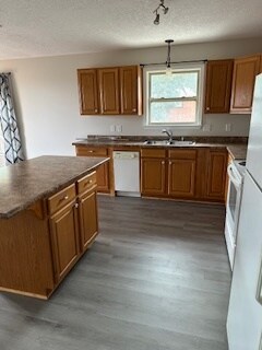 Kitchen - 5231 Soundside Dr