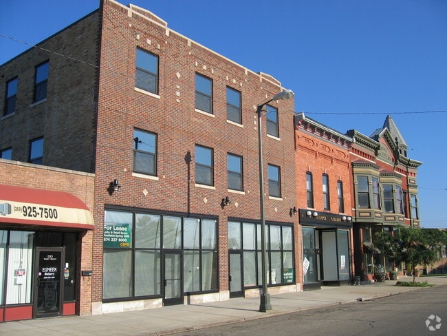 Building Photo - 124 Water St Unit Loft