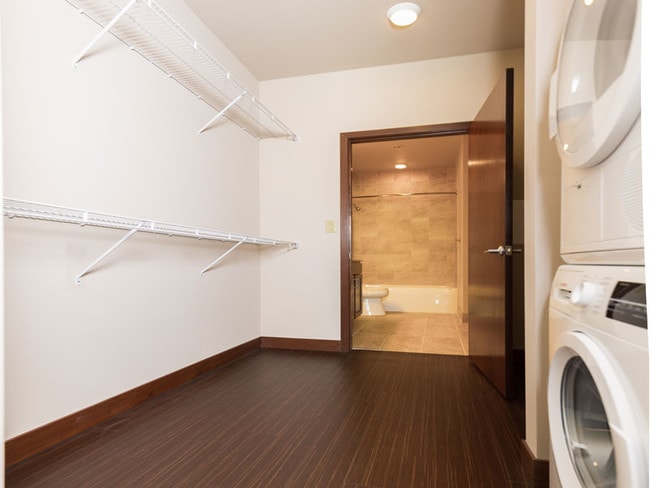 Photo - Willy Street Central