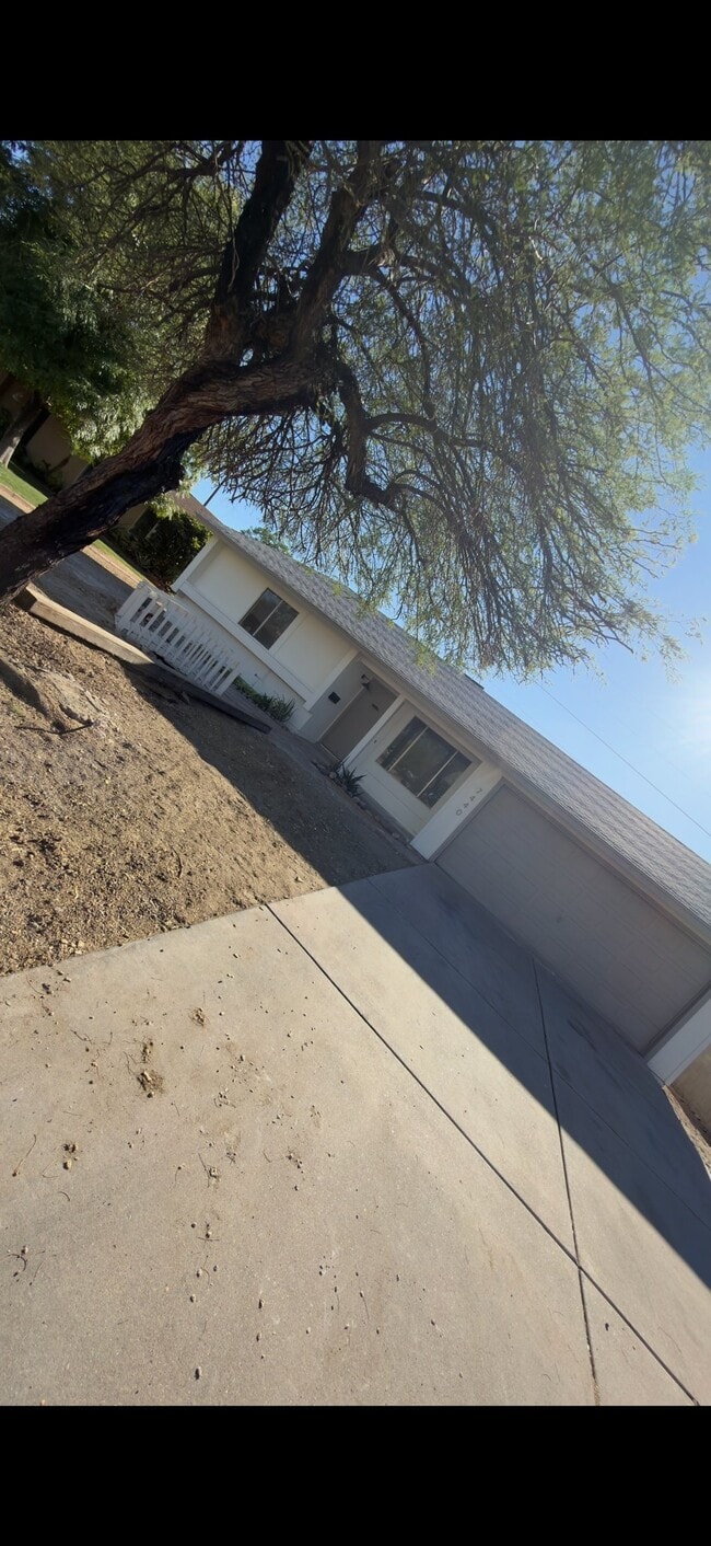Building Photo - 7440 S 46th St.