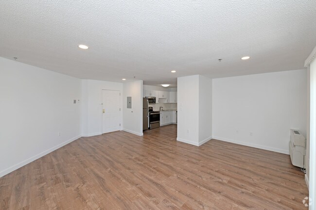 2 BR, 1 BA