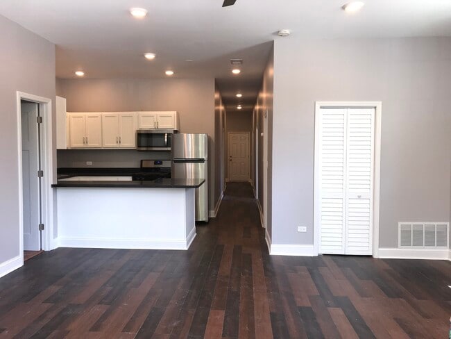 Photo - 2734 W 18th St Unidad 1F