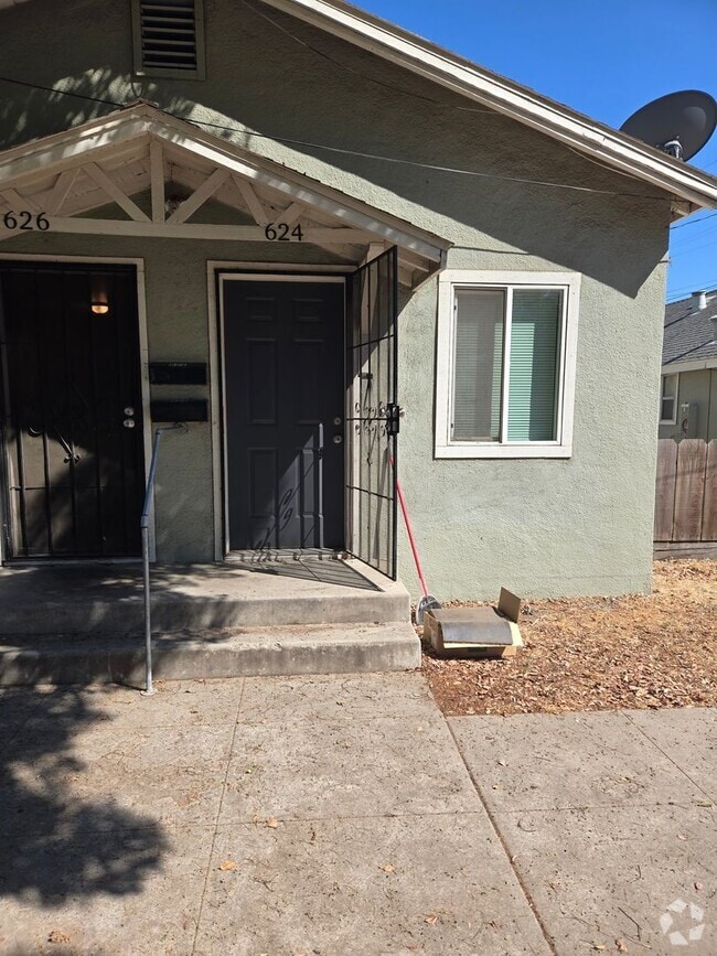 Building Photo - Studio Apartment Located in the Heart of D... Unit 624 J St.