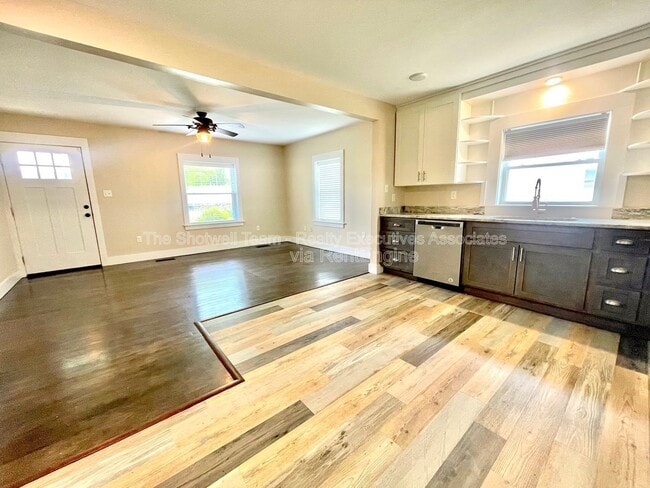 Photo - 2904 Henegar St