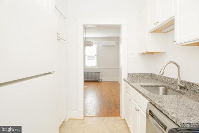 Photo - 530 First St