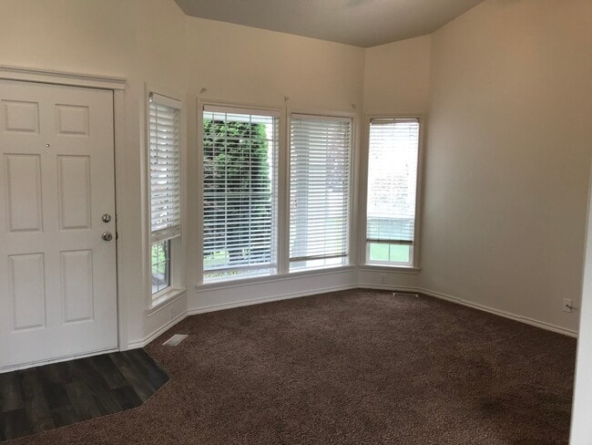 Photo - 17938 Monarch Way