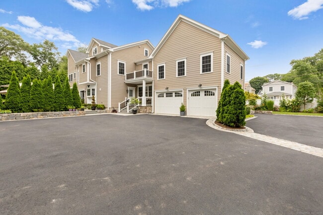 Photo - 354 Oaklawn Ave