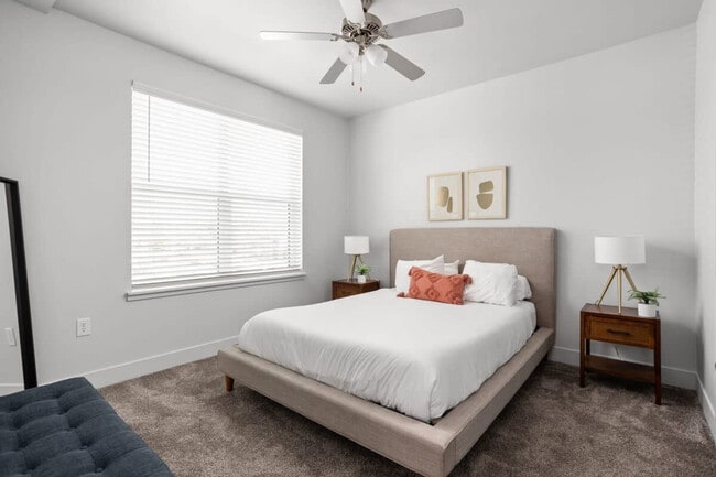 Photo - 1425 E 86th St Unit ID1014566P