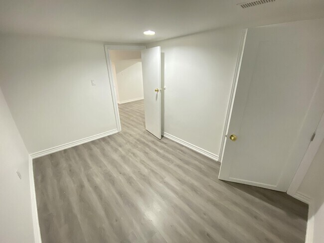 Photo - 34 Gladstone Ave Unité 4 -