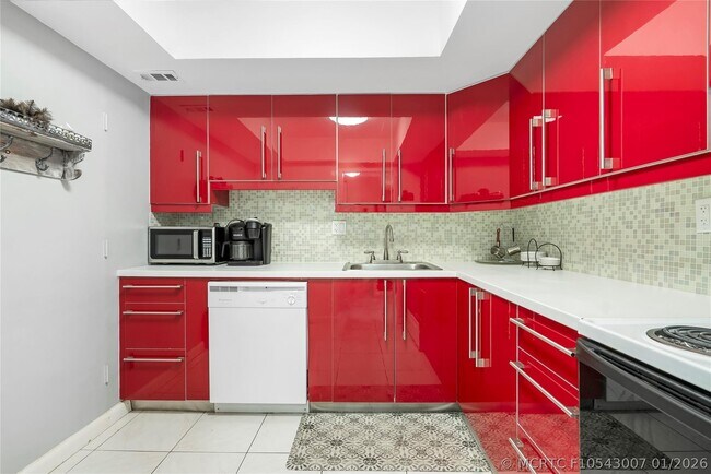 3180 S Ocean Dr Unit 517