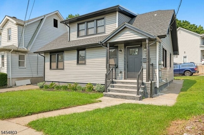 Photo - 7 Franklin Ave