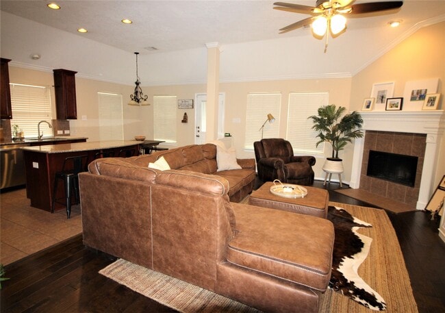 Photo - 2409 Avalon Trace Ln