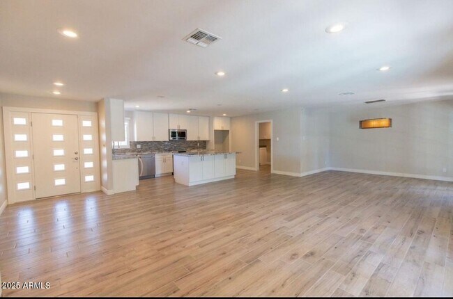 Photo - 5120 S Dorsey Ln