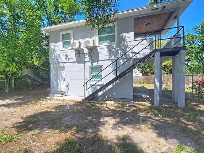 Building Photo - 1035 15th Ave S